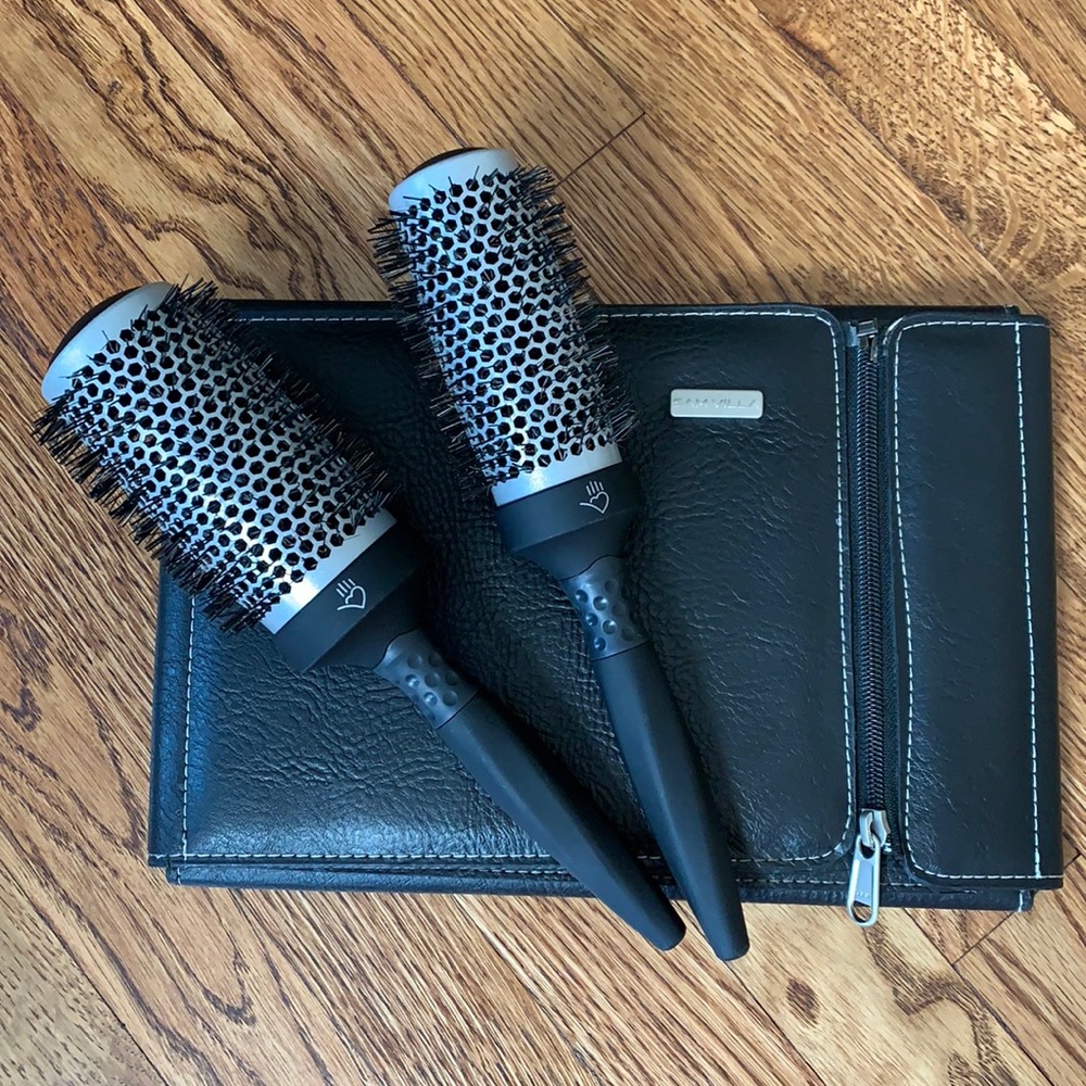 2- Sam Villa Round Brushes